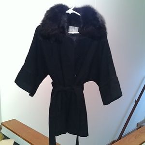 Vintage 3/4 sleeve short trench with fur trim.